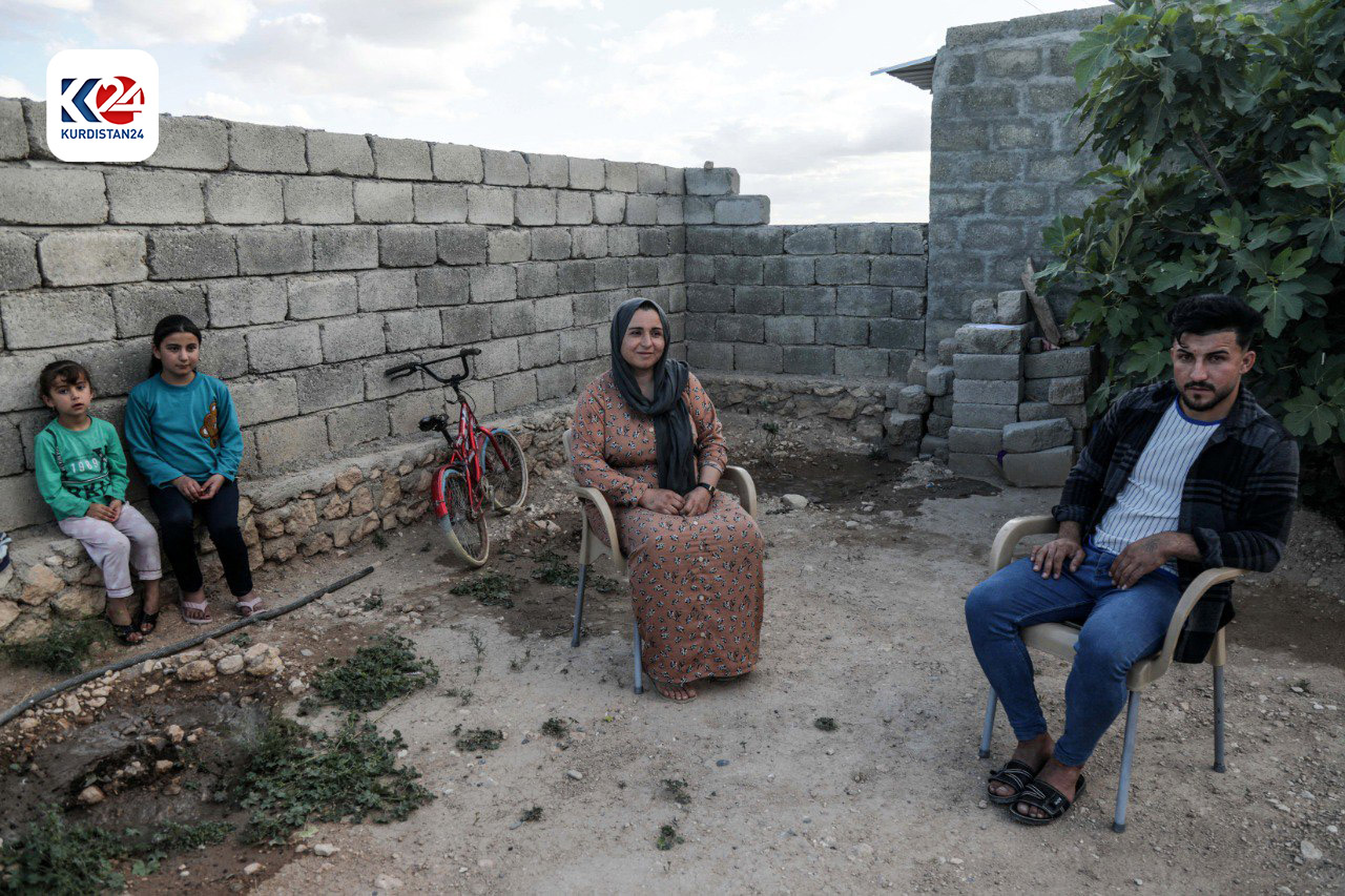 A family shown in Sinjar. (Photo: AFP)